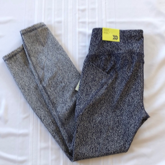 All in motion high rise leggings side pockets med